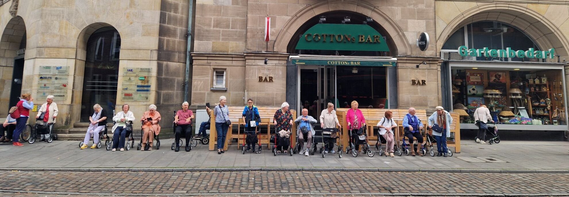 Gemeinsam unterwegs: Busreisen mit Rollator nach Bremen – barrierefrei reisen und Kultur erleben