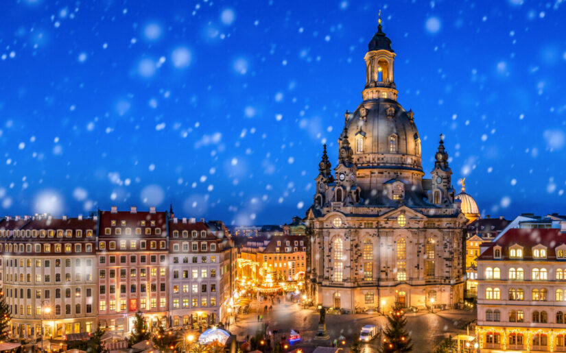 Dresden im Schnee – die Frauenkirche leuchtet, der Weihnachtsmarkt erstrahlt im Lichterglanz. Eine Kulisse wie aus dem Bilderbuch.