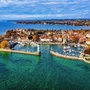 Luftaufnahme des Hafens von Lindau am Bodensee in Bayern
