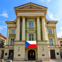 Ständetheater in der Prager Altstadt, Fassade mit klassischer Architektur.