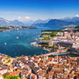 Luzern mit berühmter Kapellbrücke und Vierwaldstättersee