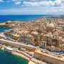 Blick auf Valletta mit der Kirche Lady of Mount Carmel und St. Paul’s Kathedrale, Malta.