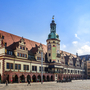 Historisches Gebäude des Alten Rathauses auf dem Naschmarkt in Leipzig, Sachsen, Deutschland